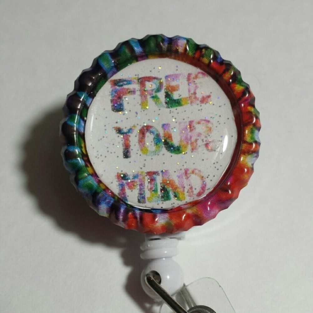 Free‎ Your mind Badge Clip